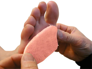 Hapla - Fleecy Web hypoallergénique - 1mm - 4 plaques bandage adhésif - Cuxson Gerrard - My Podologie